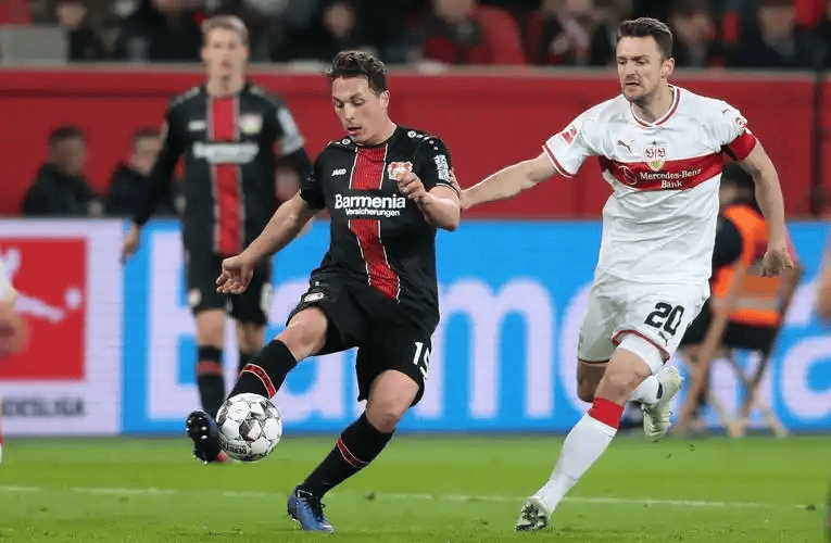 周二011 欧冠：主场韧性VS连胜高压！奥林匹亚科斯硬撼勒沃库森，欧战经验能否克敌？